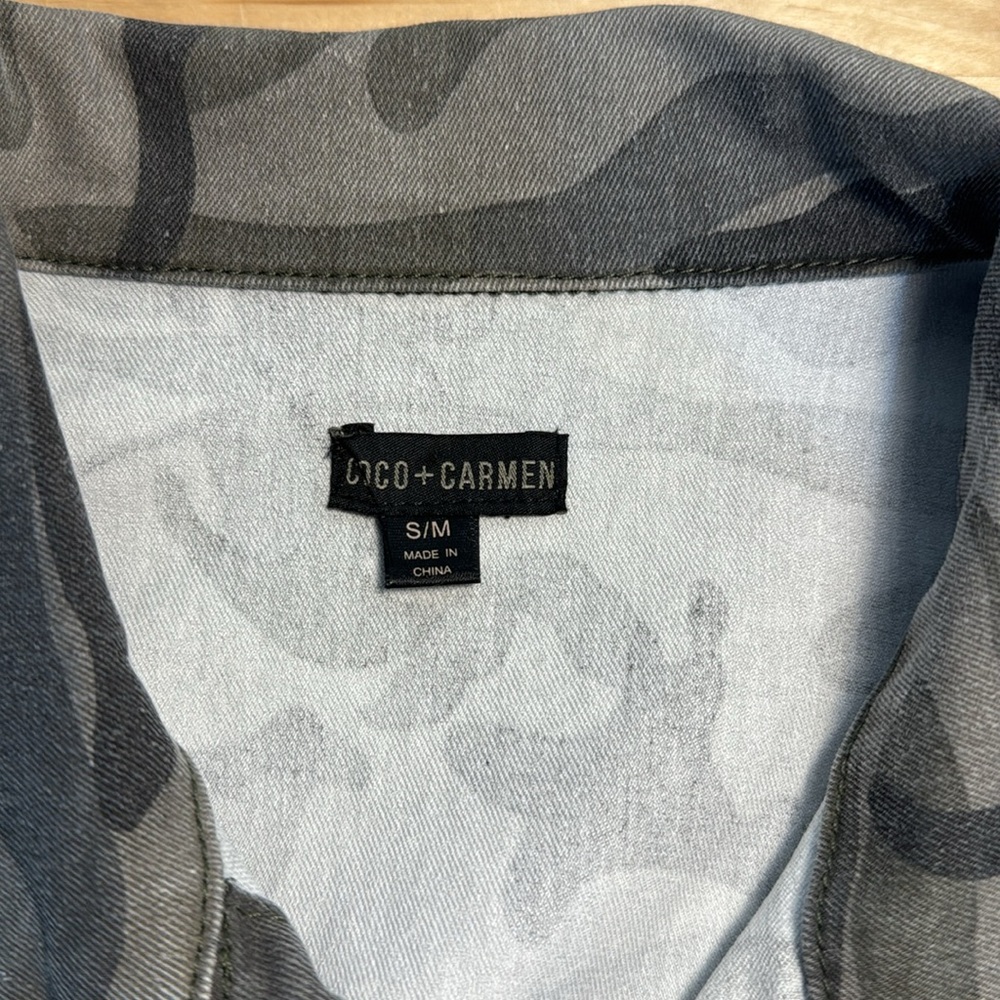 Coco & Carmen Camo Jacket S/M Peplum with Raw Edge Stretch - Picture 3 of 12